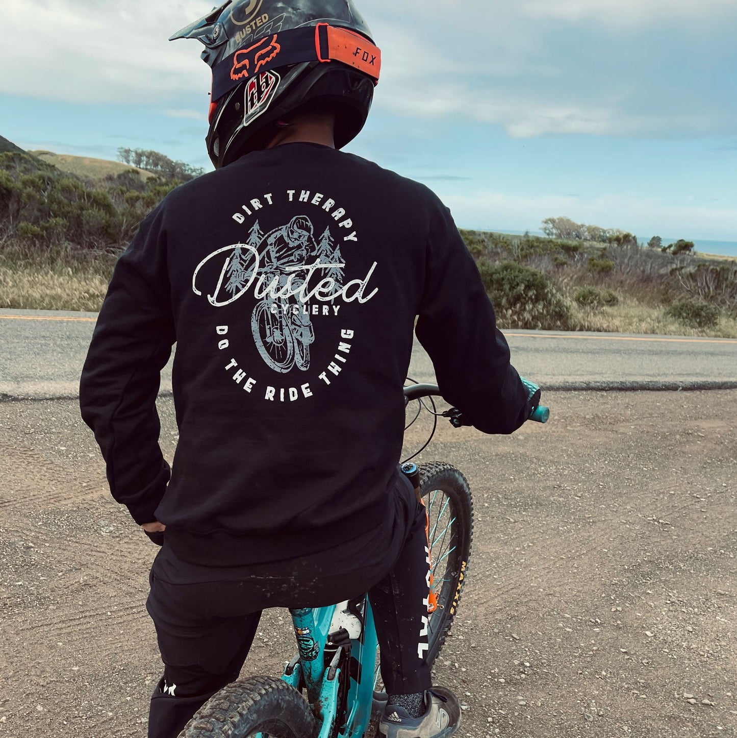 DUSTED Logo Embroidered Crewneck | Unisex